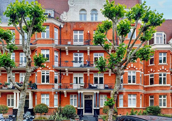 4 Bedroom Flat For Sale In Flat Lauderdale Mansions, Lauderdale Road, Maida Vale, London, W9