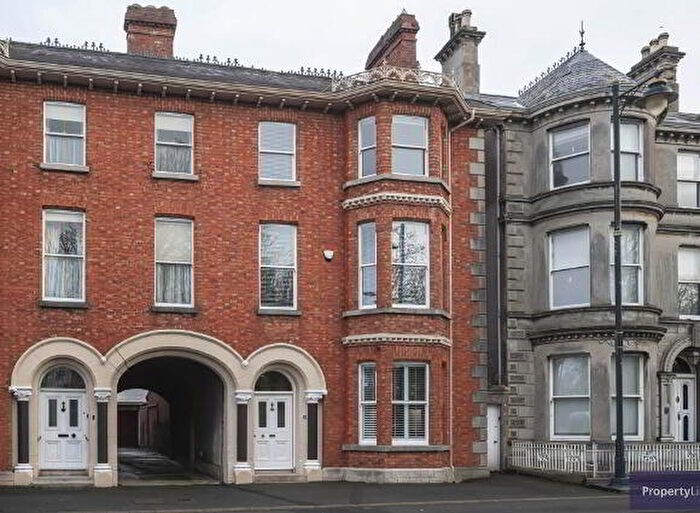 5 Bedroom Semi-Detached House For Sale In Hartford Place, Armagh, BT61