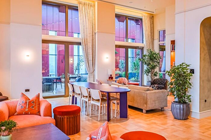 1 Bedroom Flat To Rent In The Eades, Walthamstow Central, Walthamstow, E17