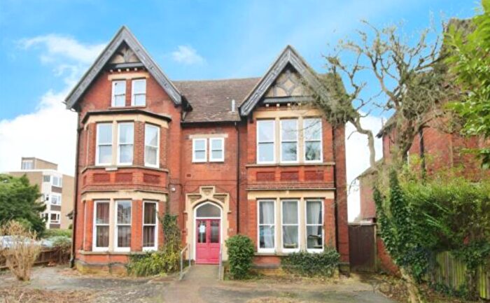 1 Bedroom Flat To Rent In Kimbolton Road, Bedford, MK40