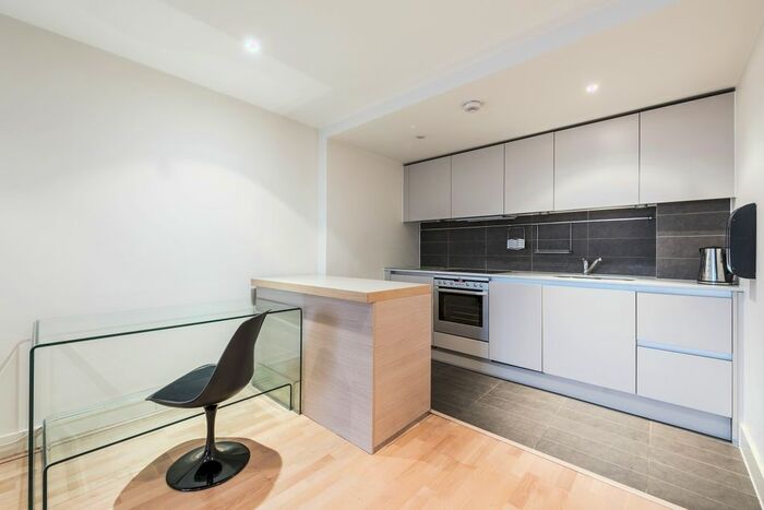 1 Bedroom Flat To Rent In Empire Square West, Borough, SE1