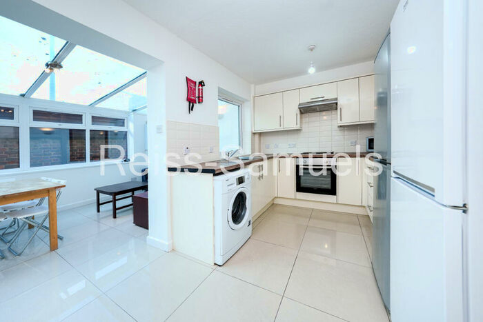 5 Bedroom Town House To Rent In Barnfield Place, Canary Wharf, Isle Of Dogs, London, E14
