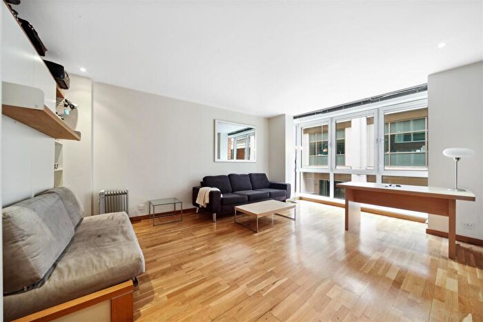 Studio To Rent In Hosier Lane, London, EC1A