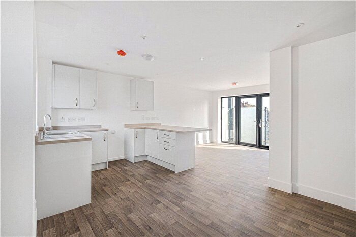 3 Bedroom Flat To Rent In London Road, Thornton Heath, CR7