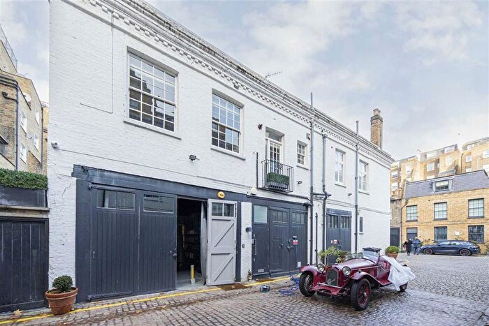 3 Bedroom Property To Rent In Queen's Gate Place Mews, London, SW7