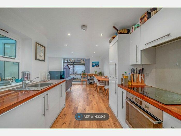 2 Bedroom Flat To Rent In Elephant &amp; Castle, London, SE11