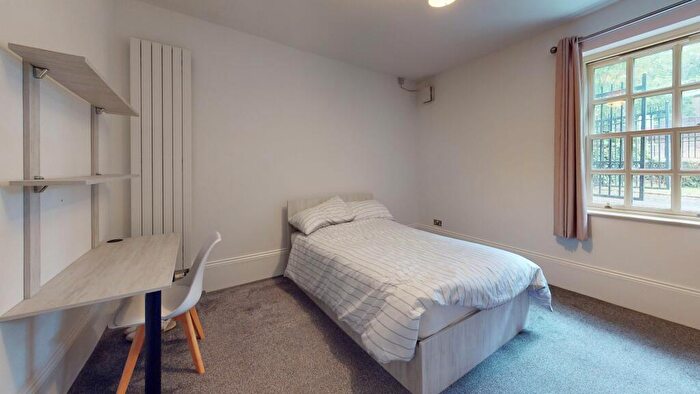 2 Bedroom Flat To Rent In Buckingham House, Headingley Lane, Headingley, LS6