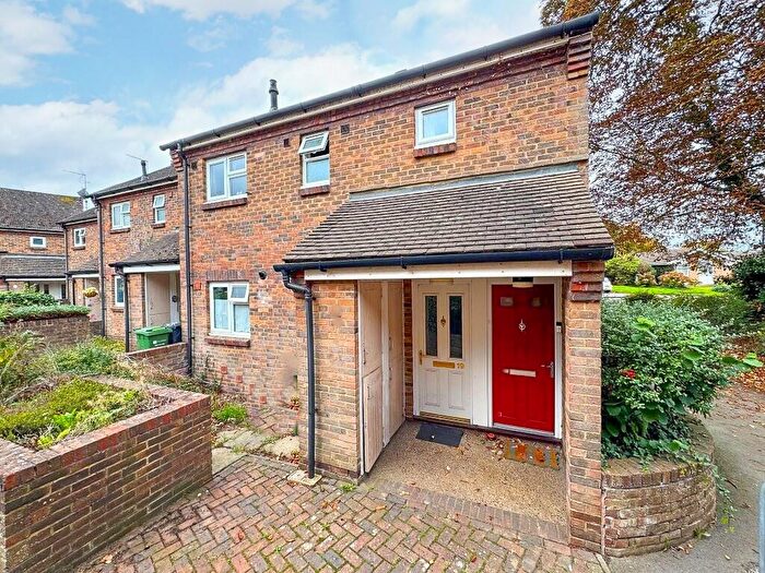 2 Bedroom Maisonette For Sale In Cinnamon Gardens, Guildford, GU2
