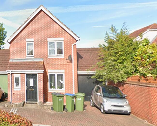 3 Bedroom Detached House To Rent In Bellarmine Close, London, SE28