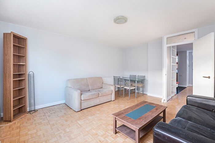 2 Bedroom Flat To Rent In Fulham Road, Fulham, SW6