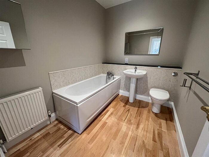 2 Bedroom Flat To Rent In Pottergate, Alnwick, Northumberland, NE66