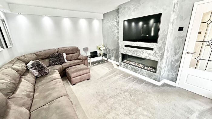4 Bedroom Detached House For Sale In Newhouse Road, Hopwood, Heywood, OL10