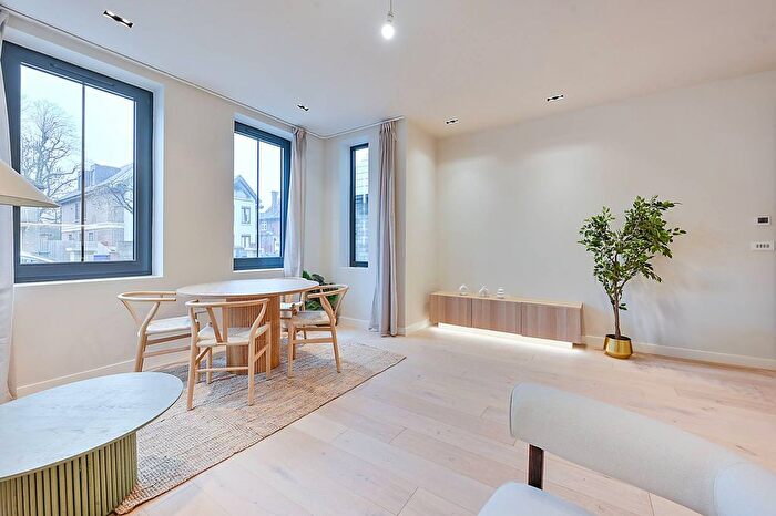 2 Bedroom Flat To Rent In Creswick Road, Ealing, Acton, W3