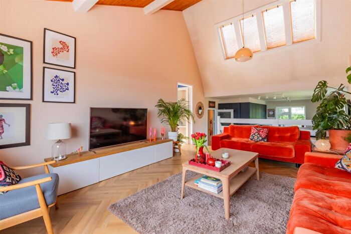 4 Bedroom Duplex For Sale In St Patricks Court, Linnet Close, Cardiff, CF23