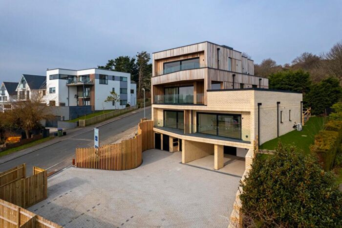 2 Bedroom Penthouse For Sale In Naildown Road, Hythe, Kent, CT21