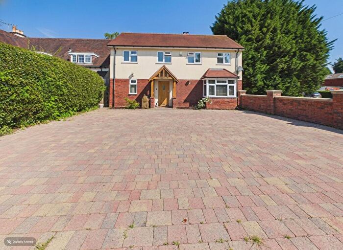 4 Bedroom Detached House For Sale In Foley Road East, Streetly, B74