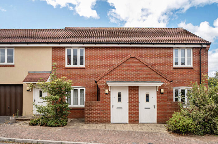 2 Bedroom Apartment For Sale In Tawny Close, Bishops Cleeve, Cheltenham, GL52