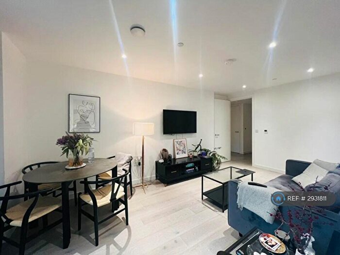 1 Bedroom Flat To Rent In Carriage House, London, N4