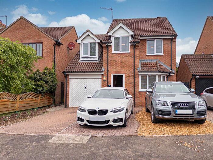 4 Bedroom Detached House For Sale In Lavender Close, Melksham, SN12