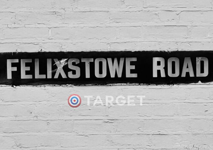 3 Bedroom Flat To Rent In Felixstowe Road, N9