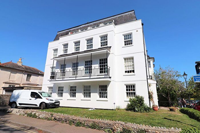 1 Bedroom Flat For Sale In Ambrose Place, Worthing, BN11