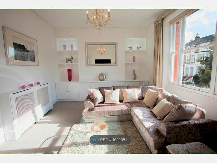 3 Bedroom Flat To Rent In Mount Ararat Road, Richmond, TW10