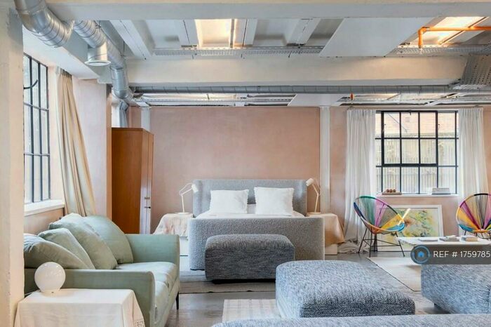 2 Bedroom Flat To Rent In Wotton Road, London, NW2