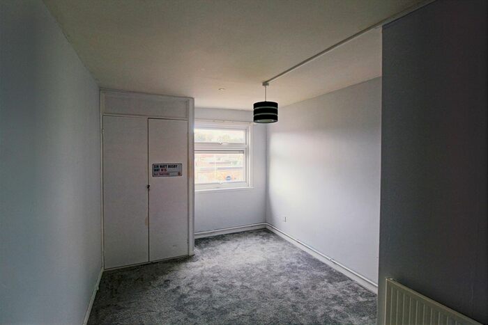 1 Bedroom Flat For Sale In Waleys Close, LU3