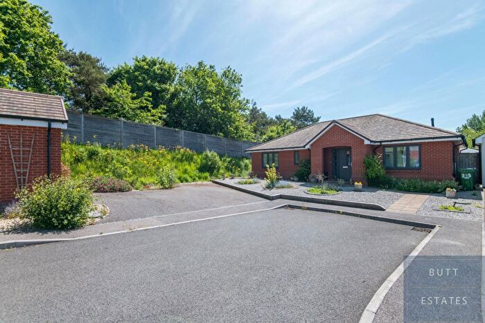 3 Bedroom Bungalow For Sale In Poltimore Way, West Clyst, Exeter, EX1