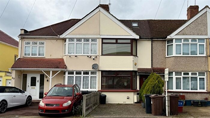 2 Bedroom Terraced House For Sale In Granville Avenue, Feltham, TW13