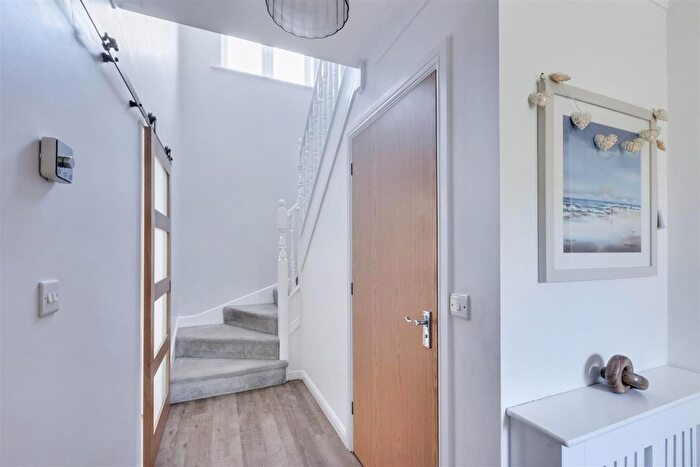 5 Bedroom Detached House For Sale In Chilwell Lane, Bramcote, Nottingham, NG9