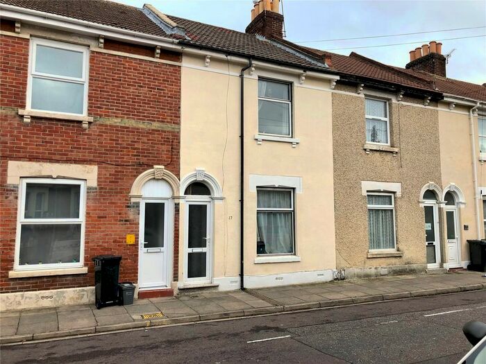Houses for sale & to rent in PO5 2PH, Waverley Road, Eastney And