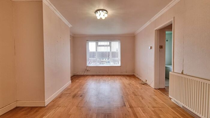 2 Bedroom Flat To Rent In Horton Road, Brighton, BN1