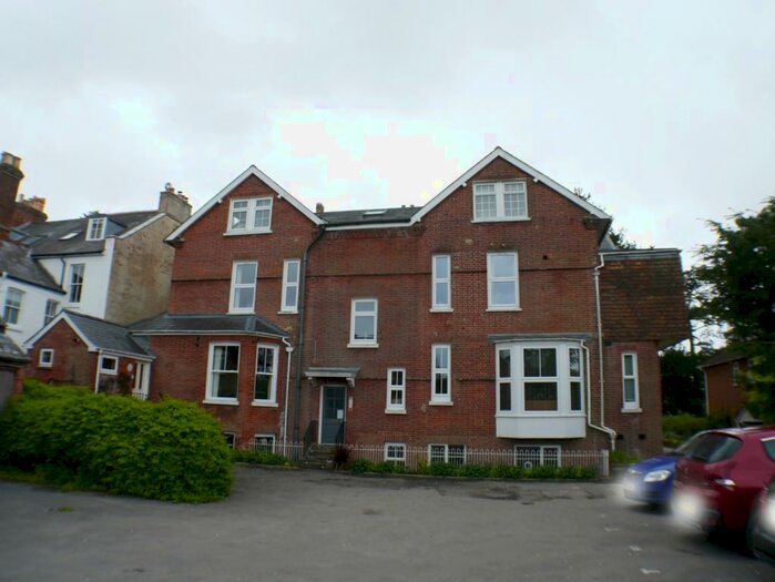 2 Bedroom Flat To Rent In Salisbury, SP1