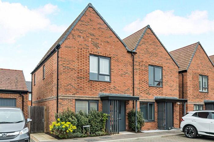 2 Bedroom Semi-Detached House For Sale In Mayen Road, Godalming, Surrey, GU7