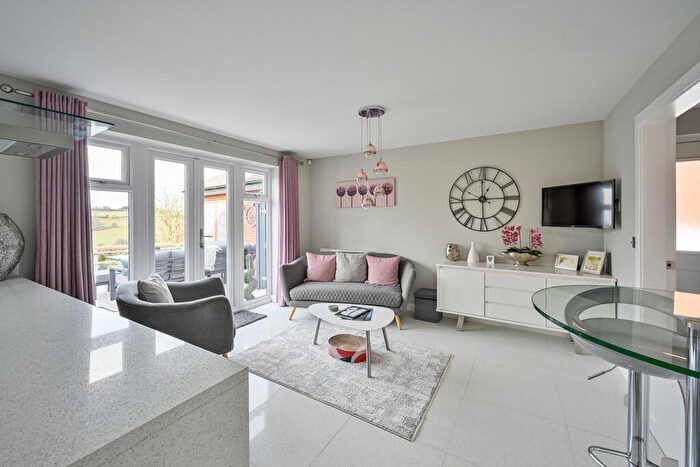 4 Bedroom Detached House For Sale In Spire Close, Ashbourne, DE6