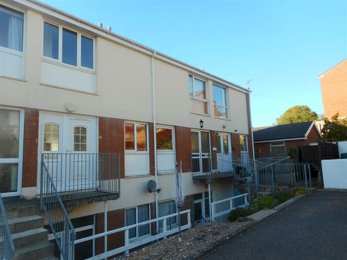 2 Bedroom Flat To Rent In Balmoral House, Pilton, EX31