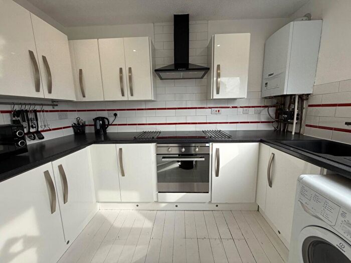 2 Bedroom Apartment To Rent In Carter Gate, Nottingham, NG1