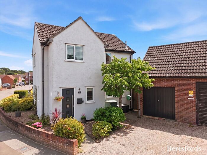 3 Bedroom Detached House For Sale In Craven Drive, Colchester, CO4