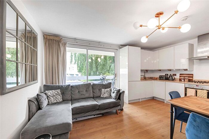 2 Bedroom Flat To Rent In March Court, Warwick Drive, London, SW15