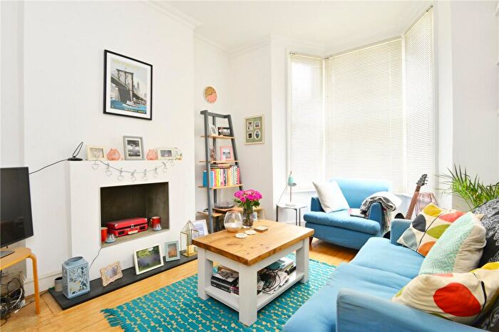 1 Bedroom Apartment To Rent In Derwent Grove, East Dulwich, London, SE22