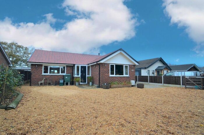 3 Bedroom Detached Bungalow For Sale In Holmes Chapel Road, Lach Dennis, Northwich CW9