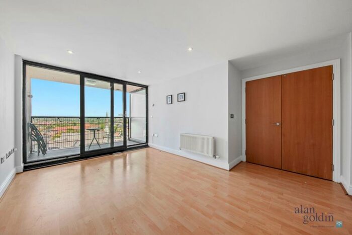 2 Bedroom Flat To Rent In North Finchley, N12