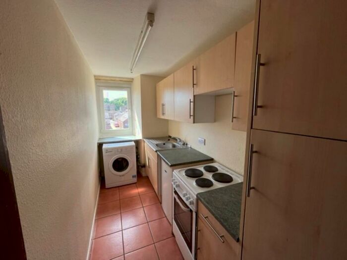 1 Bedroom Flat To Rent In West Street, Dundee, DD3