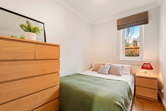 2 Bedroom Flat For Sale In Cavendish Road, SW12