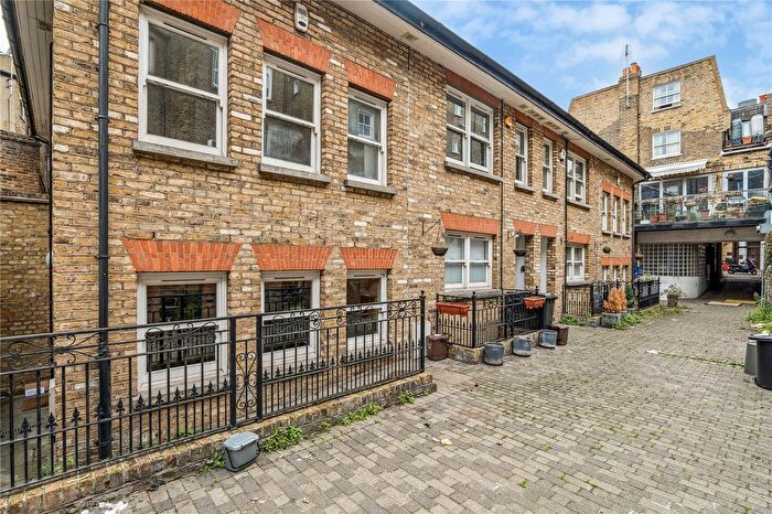 4 Bedroom End Of Terrace House For Sale In Aliwal Mews, Aliwal Road, London, SW11