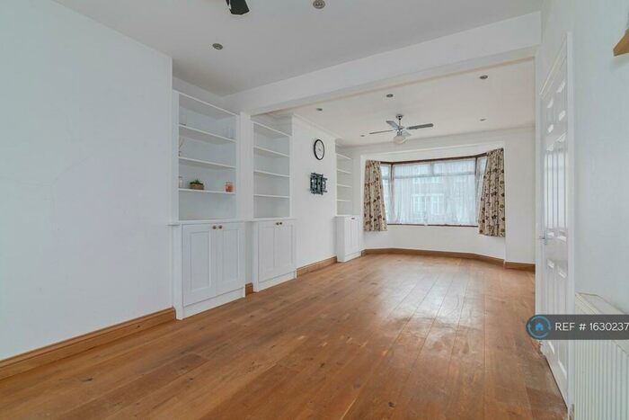 5 Bedroom Terraced House To Rent In Downshall Avenue, Ilford, IG3