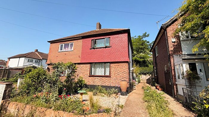 3 Bedroom Semi Detached House For Sale In Buckhurst Avenue, Carshalton, Surrey., SM5