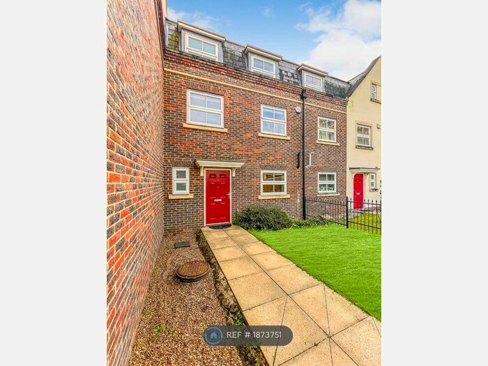 4 Bedroom Terraced House To Rent In Rossiter Close, London, SE19