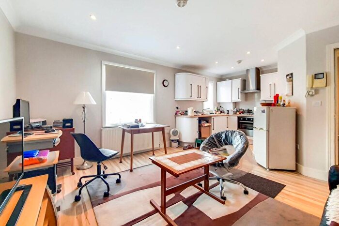 1 Bedroom Flat For Sale In Rayners Lane, Rayners Lane, Harrow, HA2